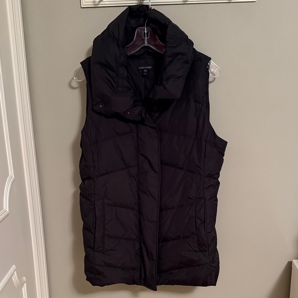 Eileen Fisher Women's Black Puffer Vest